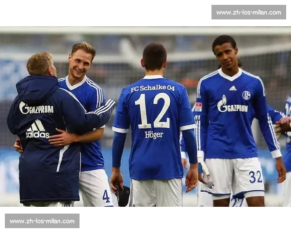 沙尔克 04 锁定 22 岁中场新星 埃尔 - 法乌齐加盟至 2029 年