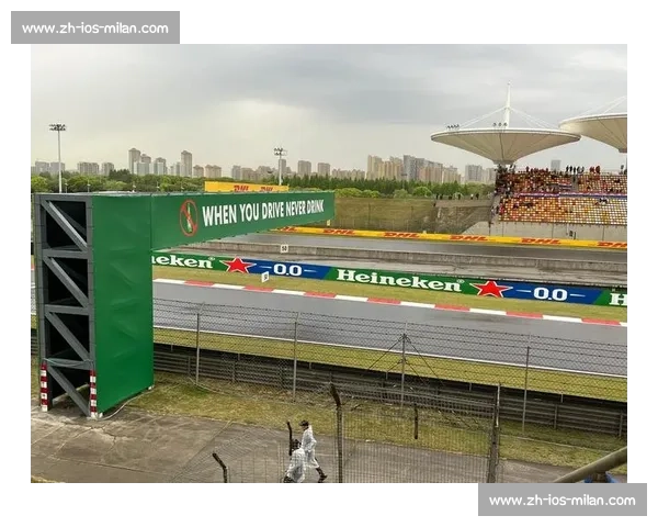 包场观赛！F1 中国站一家三口的定制速度盛宴