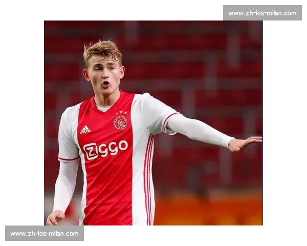 瓦伦西亚正式向莫斯克拉提交续约报价，力保后防核心留队